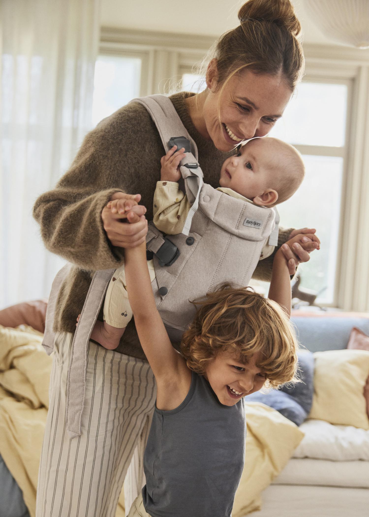 Baby Carrier Harmony in Light Beige Woven Mélange - BabyBjörn